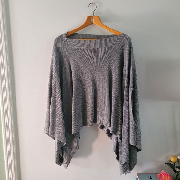 lululemon athletica Sweaters - LULULEMON forward flow cape wrap poncho heathered medium grey one size